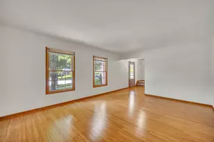8885 Dryden St, Woodridge, IL 60517 - Photo 7
