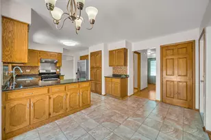 8885 Dryden St, Woodridge, IL 60517 - Photo 17