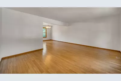 8885 Dryden Street, Woodridge, IL 60517 - Photo 9