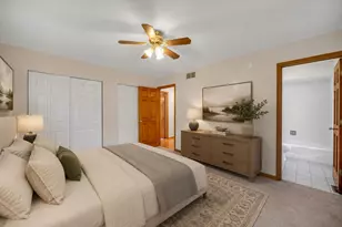 8885 Dryden St, Woodridge, IL 60517 - Photo 23
