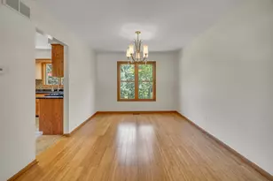 8885 Dryden St, Woodridge, IL 60517 - Photo 11