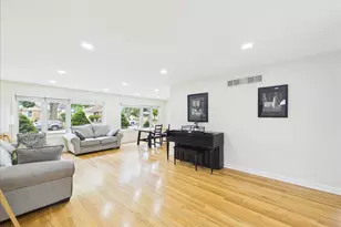 7427 Keeler Ave, Skokie, IL 60076 - Photo 13