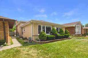 7427 Keeler Ave, Skokie, IL 60076 - Photo 3
