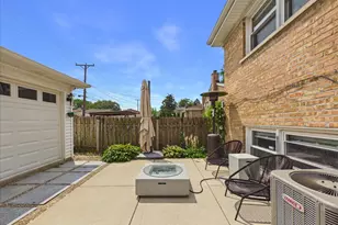 7427 Keeler Ave, Skokie, IL 60076 - Photo 41