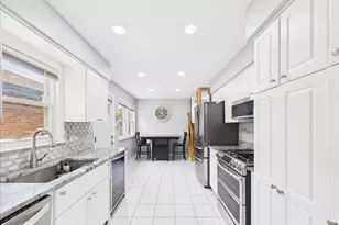 7427 Keeler Ave, Skokie, IL 60076 - Photo 17
