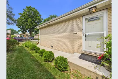 7427 Keeler Avenue, Skokie, IL 60076 - Photo 7