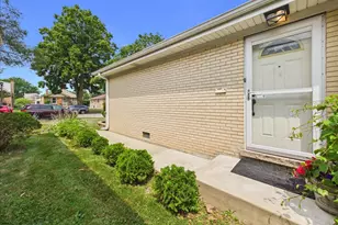 7427 Keeler Ave, Skokie, IL 60076 - Photo 7