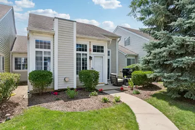 319 E Victoria Circle #319, North Aurora, IL 60542 - Photo 1