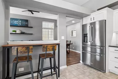 319 E Victoria Circle #319, North Aurora, IL 60542 - Photo 7