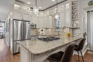 636 W Grace St, Chicago, IL 60613 - Photo 13
