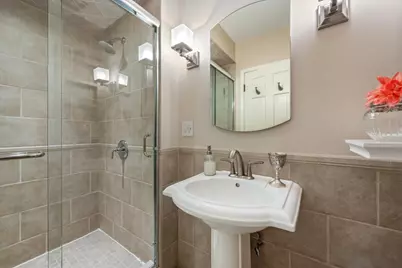 636 W Grace Street #1W, Chicago, IL 60613 - Photo 11