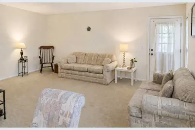 1404 Nottingham Court #D1, Wheeling, IL 60090 - Photo 9