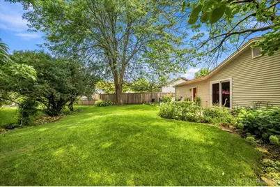 306 Pin Oak Drive, North Aurora, IL 60542 - Photo 3