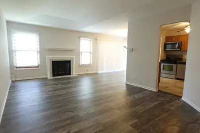 231 University Lane #D, Elk Grove Village, IL 60007 - Photo 5