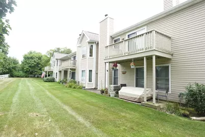 231 University Lane #D, Elk Grove Village, IL 60007 - Photo 3