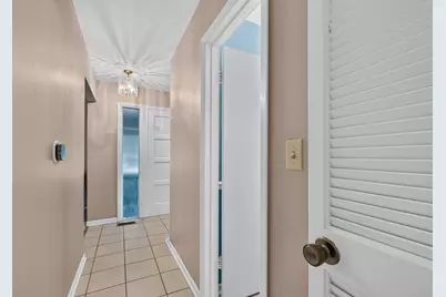 1109 Lancaster Avenue, Elk Grove Village, IL 60007 - Photo 17