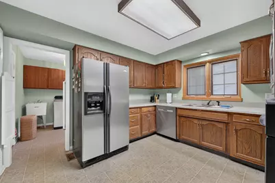 1109 Lancaster Avenue, Elk Grove Village, IL 60007 - Photo 7