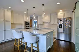 685 S Saylor Ave, Elmhurst, IL 60126 - Photo 13