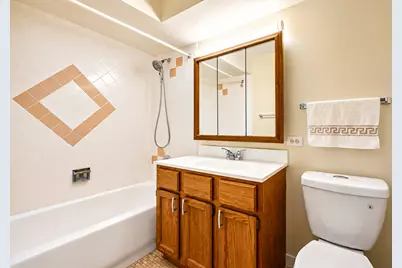 5447 W Lawrence Avenue #203, Chicago, IL 60630 - Photo 35