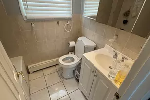 7070 N Ridge Blvd, Chicago, IL 60645 - Photo 9