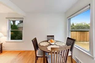 5816 W Greenleaf Ave, Chicago, IL 60646 - Photo 7