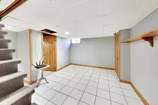 5816 W Greenleaf Ave, Chicago, IL 60646 - Photo 21