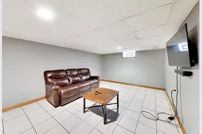 5816 W Greenleaf Avenue, Chicago, IL 60646 - Photo 19
