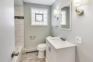 16W674 56th Pl, Clarendon Hills, IL 60514 - Photo 11