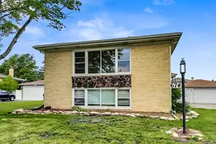 16W674 56th Pl, Clarendon Hills, IL 60514 - Photo 1
