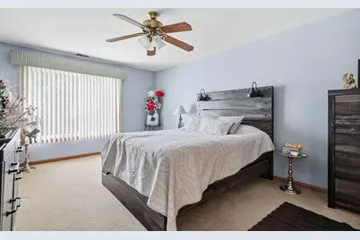 1994 Gary Court #B, Schaumburg, IL 60193 - Photo 17