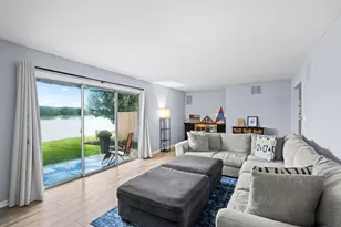 670 Versailles Circle, Elk Grove Village, IL 60007 - Photo 3
