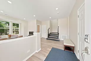 2112 S Crambourne Way, Arlington Heights, IL 60005 - Photo 5
