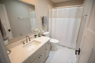 110 N Myrtle Ave, Elmhurst, IL 60126 - Photo 25
