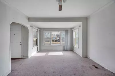 9352 S Woodlawn Avenue, Chicago, IL 60619 - Photo 23