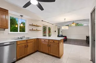 1483 Waterford Rd, North Aurora, IL 60542 - Photo 9
