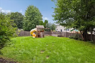 1483 Waterford Rd, North Aurora, IL 60542 - Photo 21