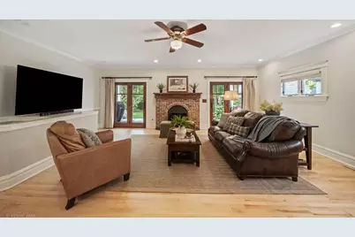 180 S Arlington Avenue, Elmhurst, IL 60126 - Photo 17