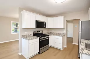 843 Navajo Dr, Carpentersville, IL 60110 - Photo 11