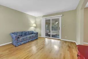 1525 Mayfield Ln, Hoffman Estates, IL 60169 - Photo 9