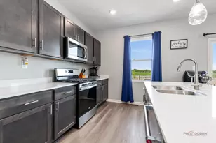 2005 Winterberry Trl, Wonder Lake, IL 60097 - Photo 15