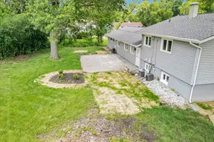 590 Durham Ct, Hoffman Estates, IL 60169 - Photo 7