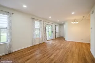 1051 Rockport Dr, Carol Stream, IL 60188 - Photo 3