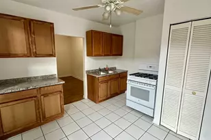 1008 W Argyle St, Chicago, IL 60640 - Photo 13