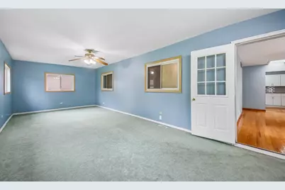 670 Lakeview Lane, Hoffman Estates, IL 60169 - Photo 17