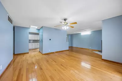 670 Lakeview Lane, Hoffman Estates, IL 60169 - Photo 15