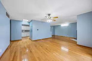 670 Lakeview Ln, Hoffman Estates, IL 60169 - Photo 15