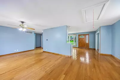 670 Lakeview Lane, Hoffman Estates, IL 60169 - Photo 13
