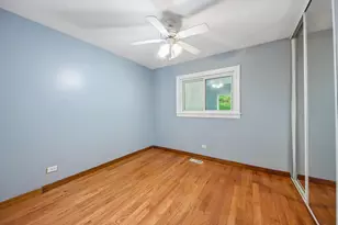 670 Lakeview Ln, Hoffman Estates, IL 60169 - Photo 23
