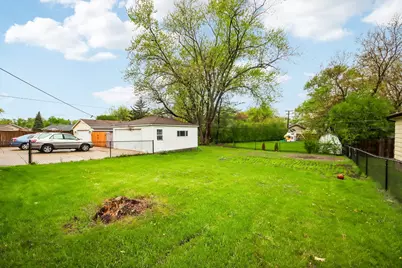 670 Lakeview Lane, Hoffman Estates, IL 60169 - Photo 37