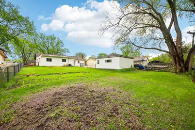 670 Lakeview Lane, Hoffman Estates, IL 60169 - Photo 39